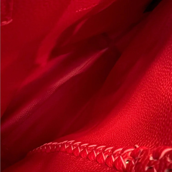 Badgley Mischka Red Tote Bag Vegan Leather Chain Linked With Brand Charms - Picture 3 of 6